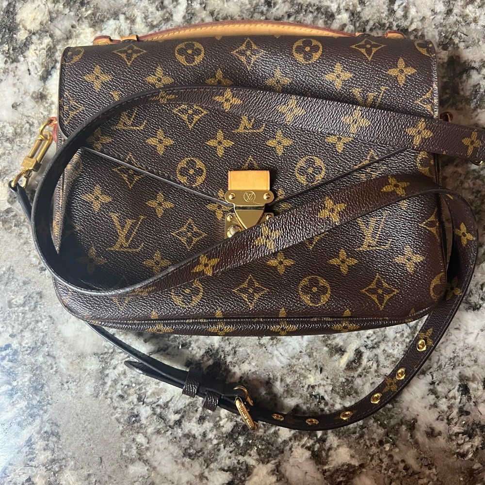 LOUIS VUITTON POCHETTE MÉTIS - Picture 3 of 8